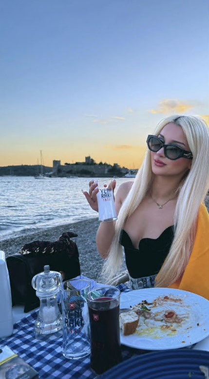 istanbulescortece-3 istanbulescortece-3 İstanbul Escort Ece Otele, Eve, Arabaya, Rezidanslara Geliyorum